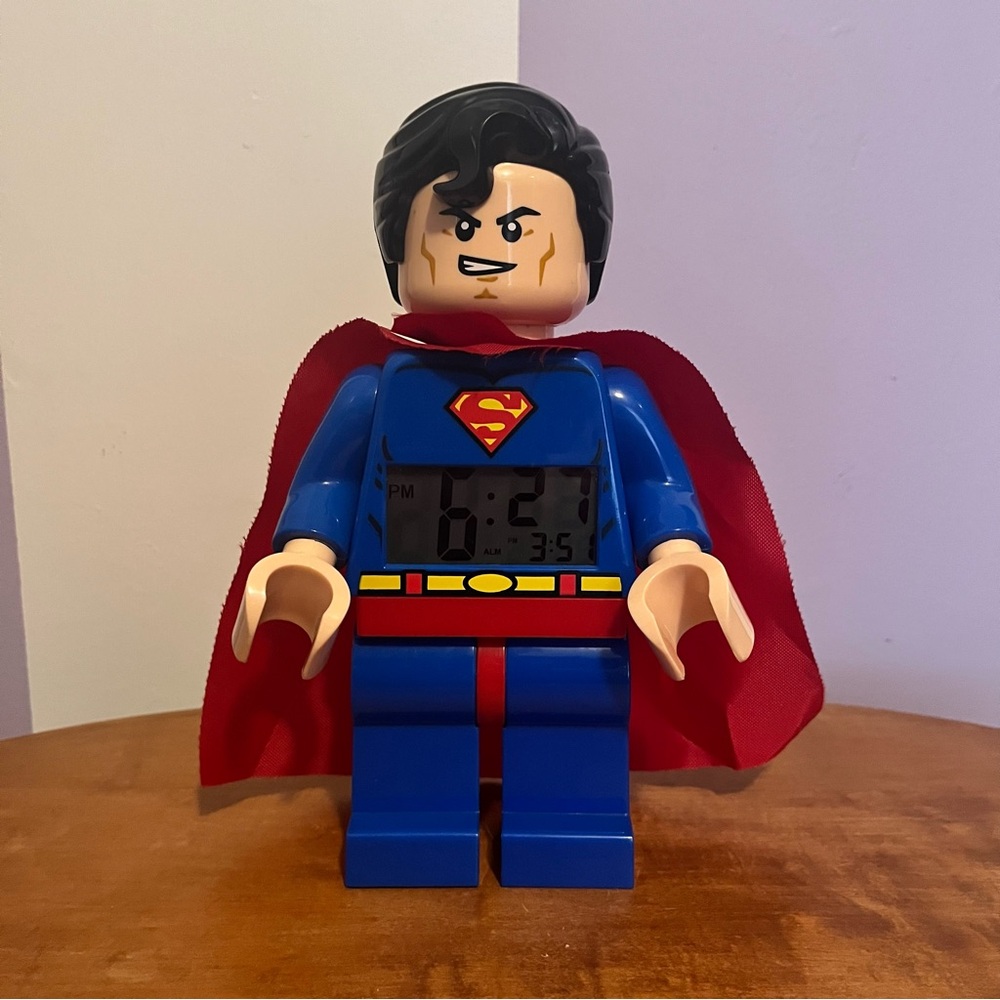 LEGO 2014 Superman With Red Cape DC Comics Super Hero’s Alarm Clock - Picture 3 of 14
